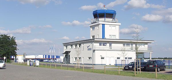 Tower at Strausberg airport (© Strausberger Flugplatz GmbH)